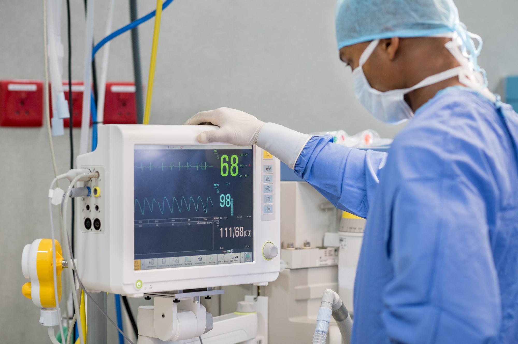 GE_Industries_Healthcare_heart-rate-monitor-in-hospital-theater-2021-08-26-15-34-39-utc-min